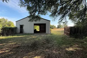 101 Quarterhorse Ct, Liberty Hill, TX 78642 - Photo 38