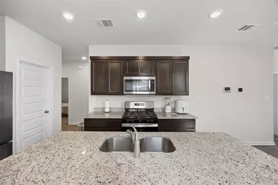 [Address not provided], Elgin, TX 78621 - Photo 4