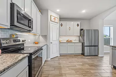 309 Baxendale Street, Hutto, TX 78634 - Photo 10