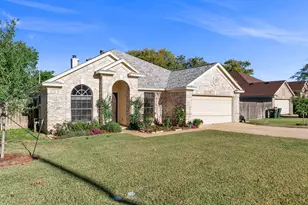 302 Debora Dr, Georgetown, TX 78628 - Photo 2