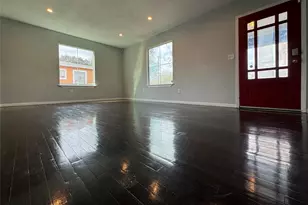 1402 Mardell St, San Antonio, TX 78201 - Photo 6