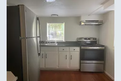 417 S Commerce Street #B, Lockhart, TX 78644 - Photo 4