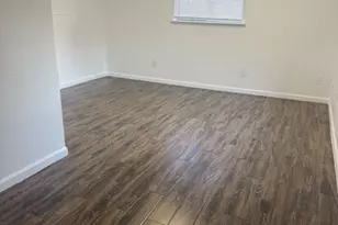 417 S Commerce St, Lockhart, TX 78644 - Photo 6