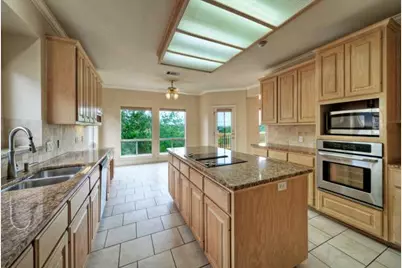 8703 Bluegrass Drive, Austin, TX 78759 - Photo 20