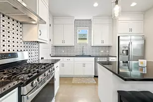 1182 Ridgeway Dr, Austin, TX 78702 - Photo 14