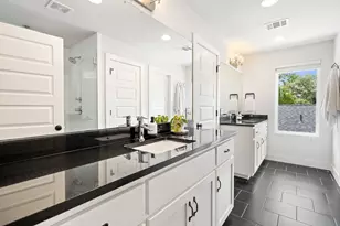 1182 Ridgeway Dr, Austin, TX 78702 - Photo 18