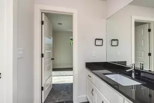 1182 Ridgeway Dr, Austin, TX 78702 - Photo 26