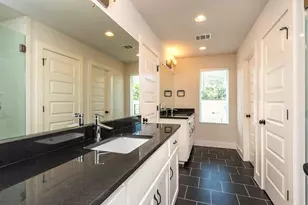 1182 Ridgeway Dr, Austin, TX 78702 - Photo 18