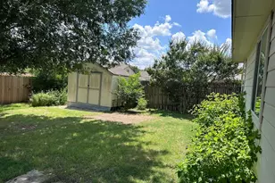 218 Wildcat Dr, Bastrop, TX 78602 - Photo 20