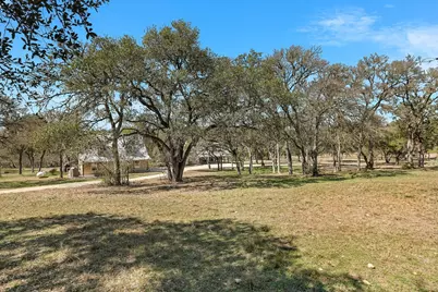 332 Booth Drive, San Marcos, TX 78666 - Photo 2