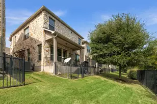 2105 Town Centre Dr, Round Rock, TX 78664 - Photo 30