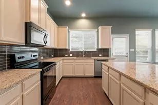 2105 Town Centre Dr, Round Rock, TX 78664 - Photo 12