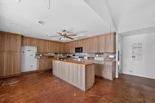 231 Deer Dr, Sunrise Beach, TX 78643 - Photo 14