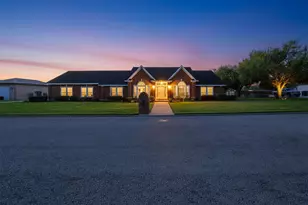 714 Louisiana Ave, Shiner, TX 77984 - Photo 2