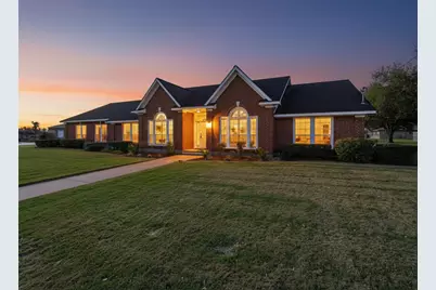 714 Louisiana Avenue, Shiner, TX 77984 - Photo 1