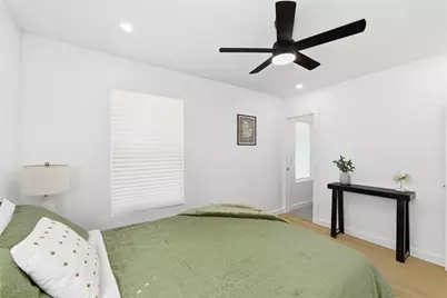 8411 Rockwood Lane, Austin, TX 78757 - Photo 16