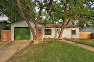 8411 Rockwood Ln, Austin, TX 78757 - Photo 4