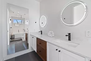 308 Onion St, Austin, TX 78702 - Photo 24