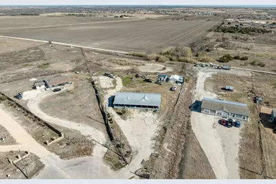 20113 Maynard Court, Coupland, TX 78615 - Photo 32