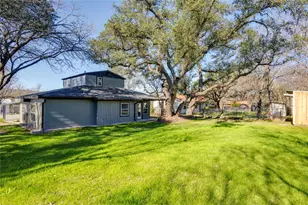 809 N West St, Burnet, TX 78611 - Photo 38