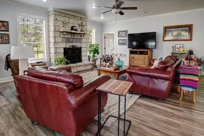 8500 Rosanky Road, Waelder, TX 78959 - Photo 18