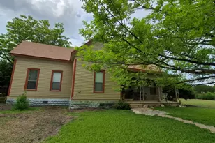 204 W Salty St, Thorndale, TX 76577 - Photo 12