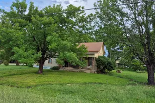 204 W Salty St, Thorndale, TX 76577 - Photo 4