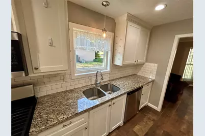 3319 Meadowcreek Drive, Missouri City, TX 77459 - Photo 6