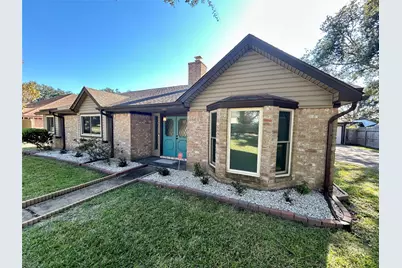3319 Meadowcreek Drive, Missouri City, TX 77459 - Photo 2