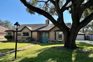 3319 Meadowcreek Dr, Missouri City, TX 77459 - Photo 1