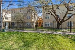 305 E 31st St, Austin, TX 78705 - Photo 1