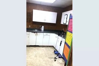 1614 W Cameron Avenue, Rockdale, TX 76567 - Photo 8