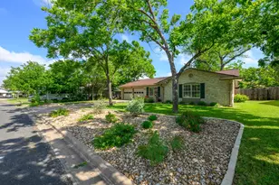 2210 Kenbridge Dr, Austin, TX 78757 - Photo 2