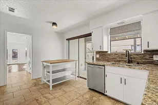 7000 Shadywood Dr, Austin, TX 78745 - Photo 8