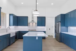 259 Hydrangea Dr, Smithville, TX 78957 - Photo 8