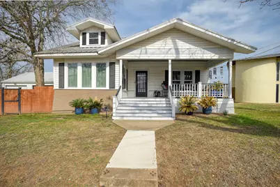 338 W Crockett Street, La Grange, TX 78945 - Photo 1