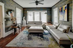 338 W Crockett St, La Grange, TX 78945 - Photo 4