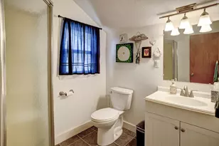 338 W Crockett St, La Grange, TX 78945 - Photo 18