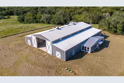 6417 County Road 240, Waelder, TX 78959 - Photo 4
