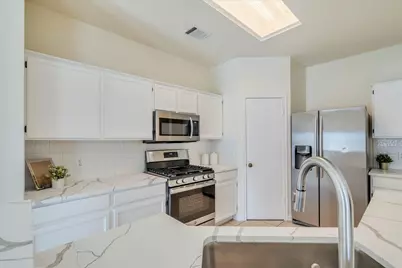 1021 Black Locust Drive W, Pflugerville, TX 78660 - Photo 6