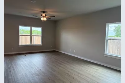 101 Greinert Drive, Taylor, TX 76574 - Photo 2