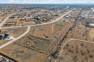 255 Bianca Cir, Del Valle, TX 78617 - Photo 12