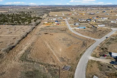 255 Bianca Circle, Del Valle, TX 78617 - Photo 8