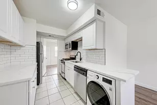 1010 W 23 St, Austin, TX 78705 - Photo 8