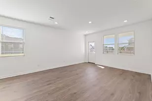 401 The Duke Dr, Jarrell, TX 76537 - Photo 10