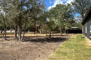 104 Waimanalo Ln, Bastrop, TX 78602 - Photo 32