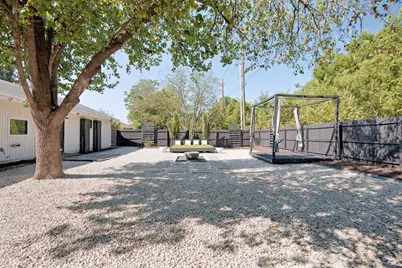 5261 Meadow Creek Drive, Austin, TX 78745 - Photo 28