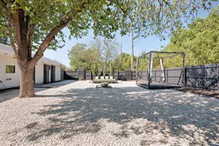 5261 Meadow Creek Dr, Austin, TX 78745 - Photo 28