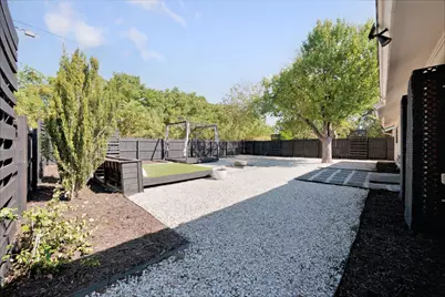 5261 Meadow Creek Drive, Austin, TX 78745 - Photo 32