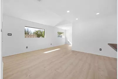 5261 Meadow Creek Drive, Austin, TX 78745 - Photo 10